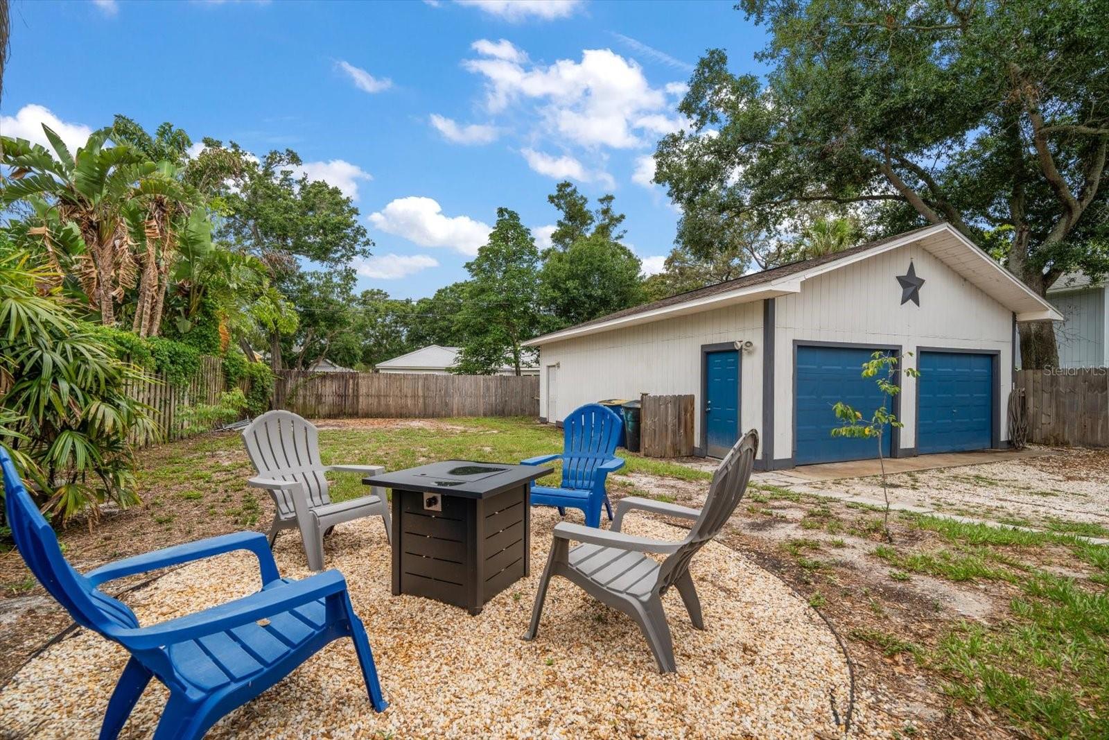 310 N LINCOLN AVE — photo 45