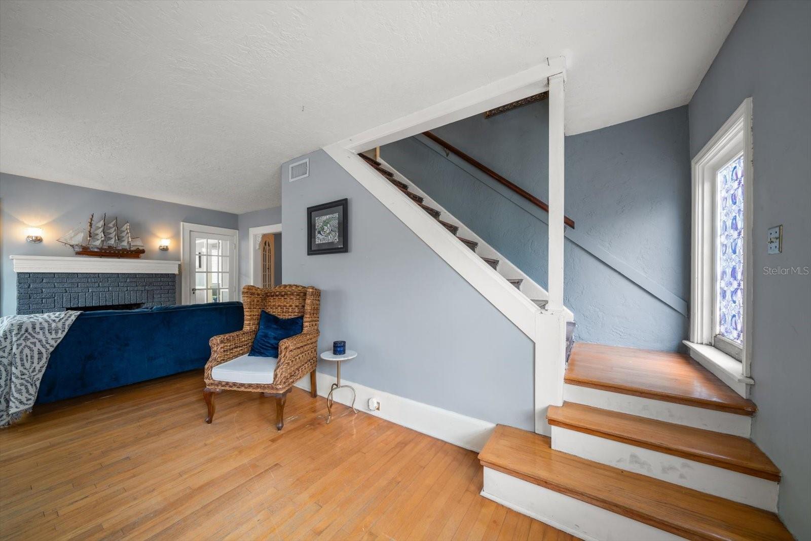 310 N LINCOLN AVE — photo 9
