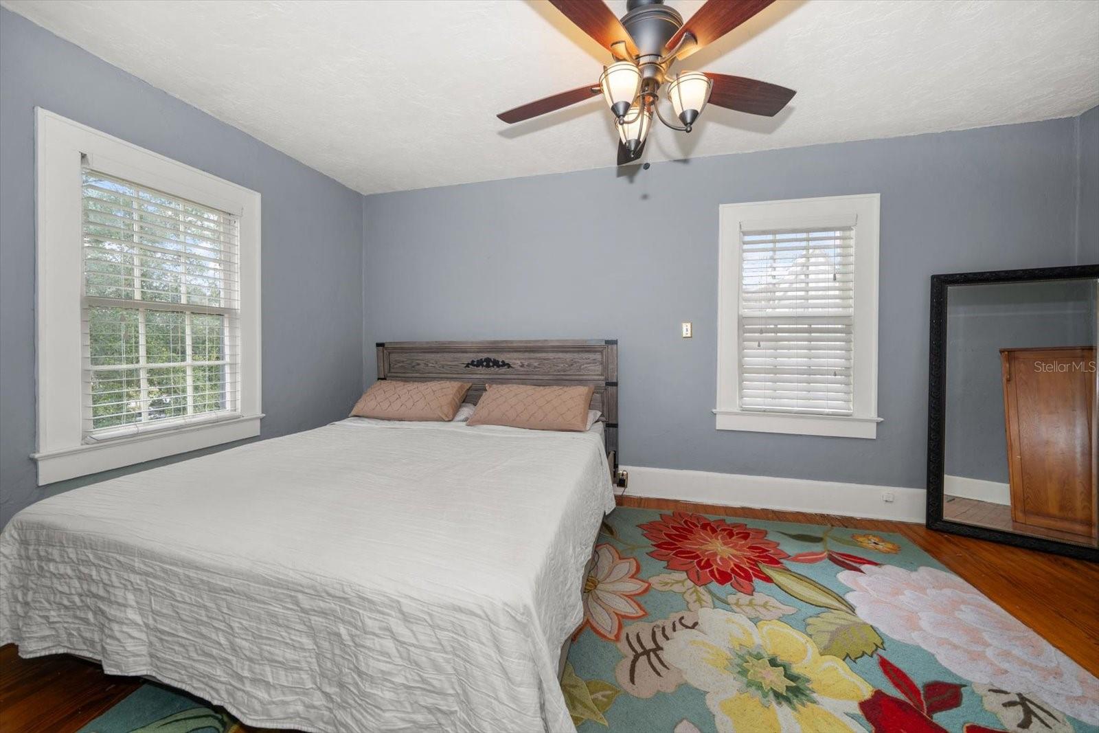 310 N LINCOLN AVE — photo 32