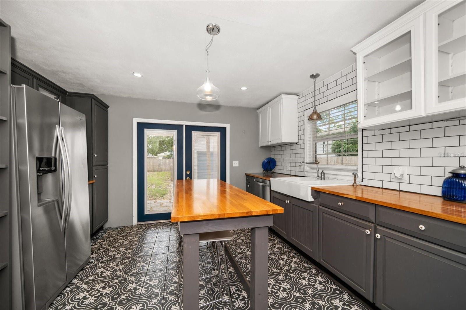 310 N LINCOLN AVE — photo 12