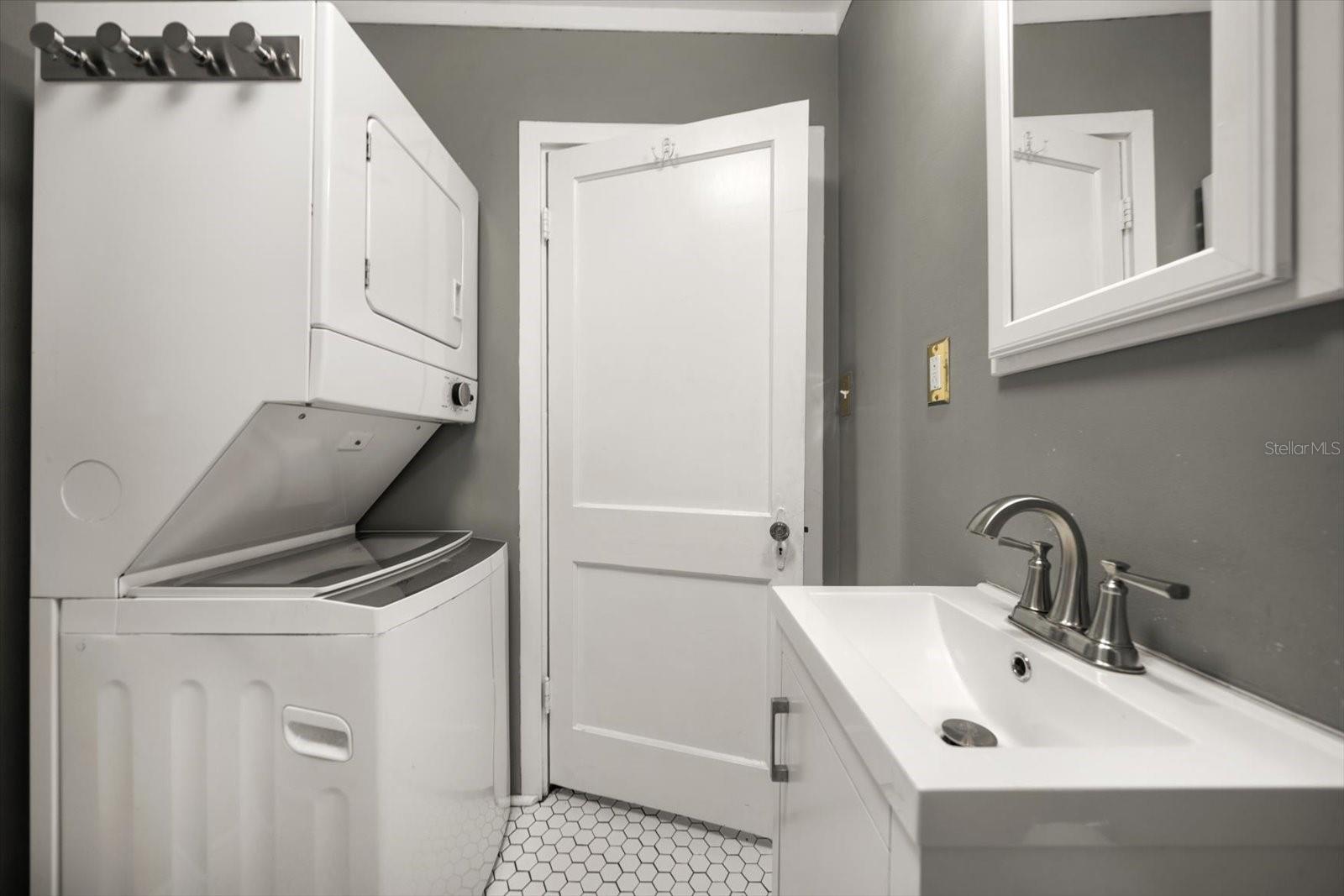 310 N LINCOLN AVE — photo 27