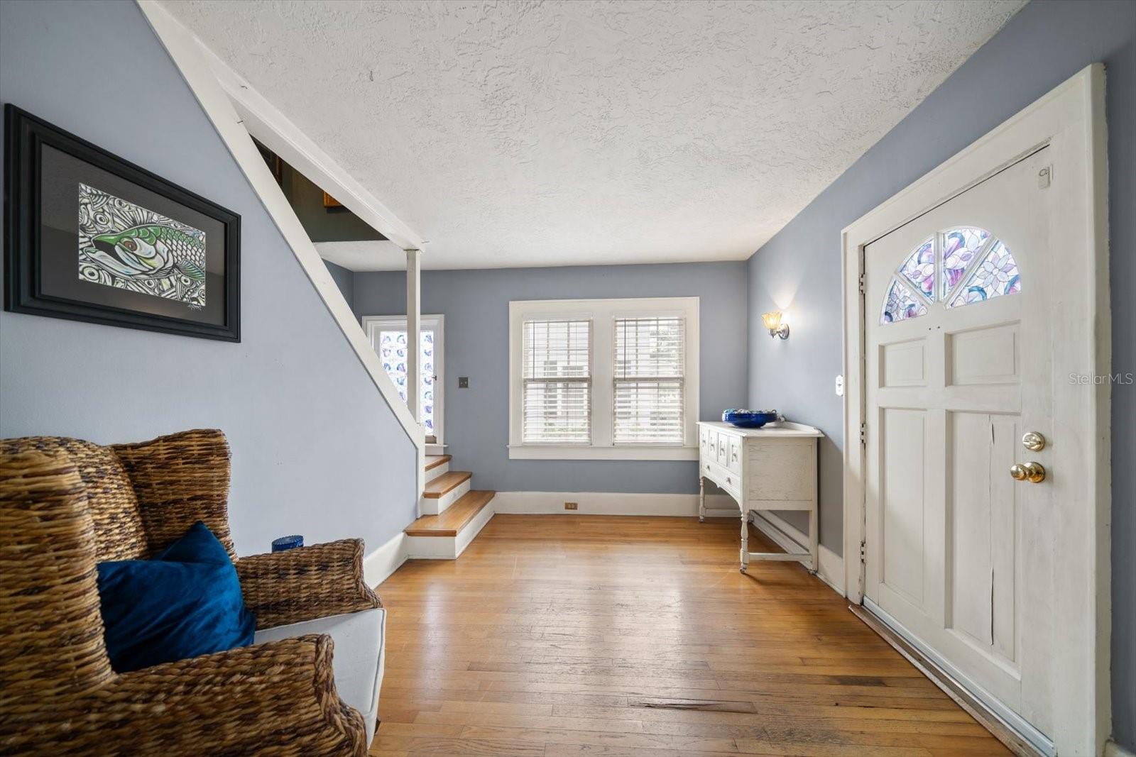 310 N LINCOLN AVE — photo 8