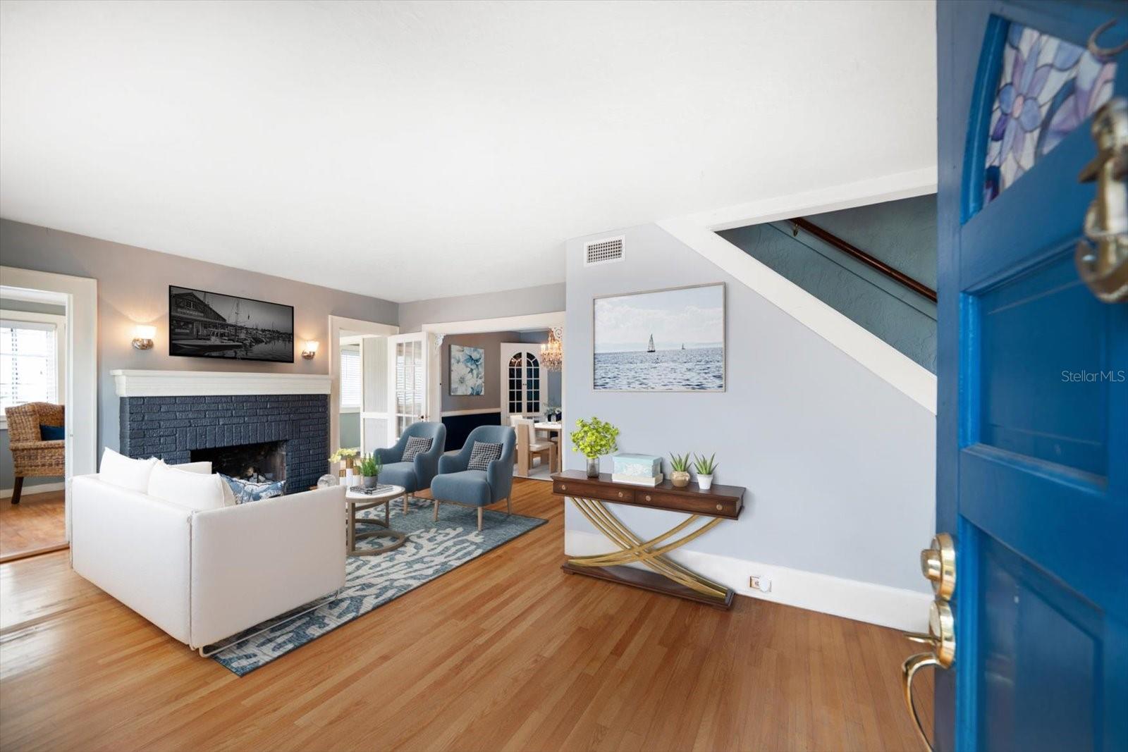 310 N LINCOLN AVE — photo 3