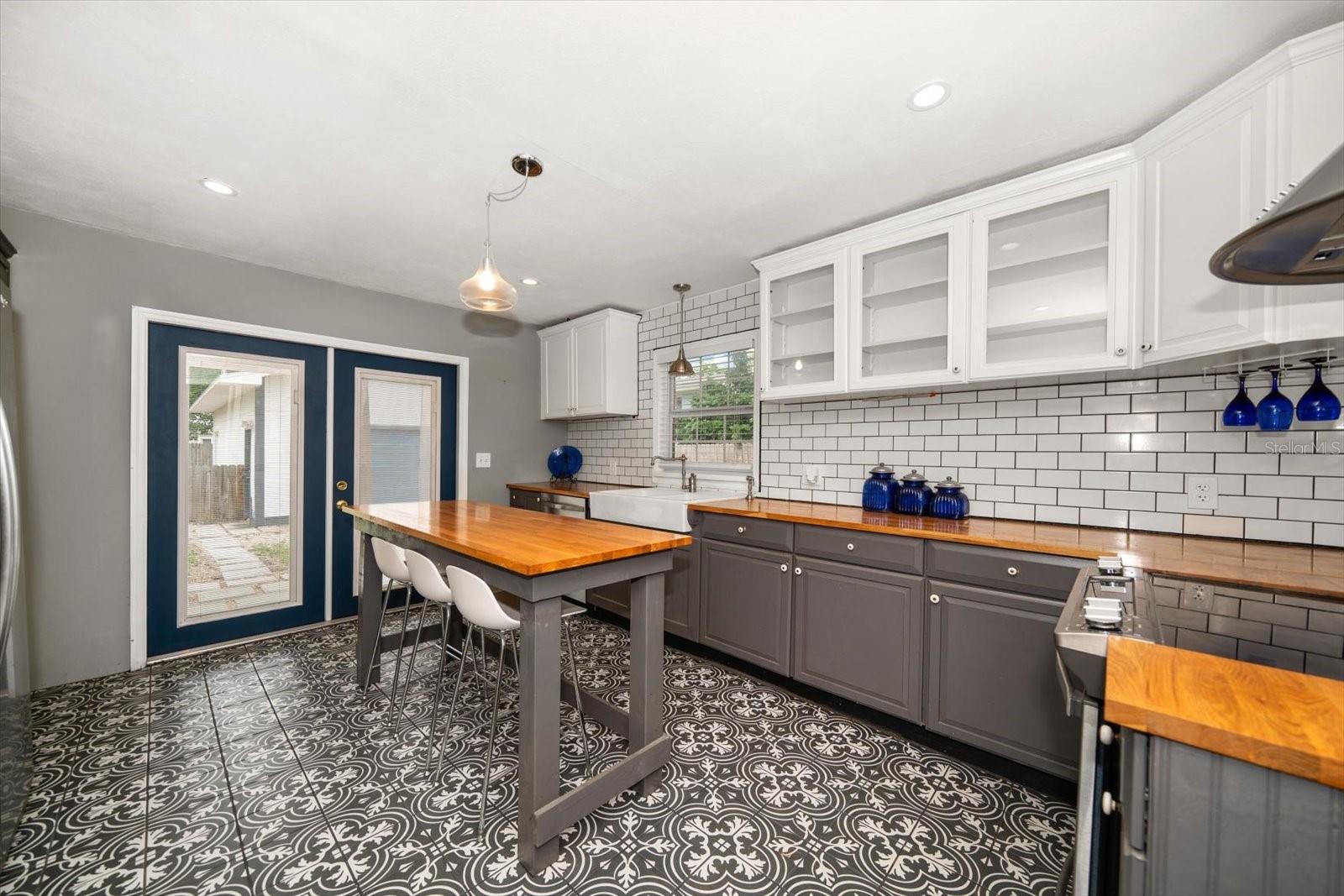 310 N LINCOLN AVE — photo 10