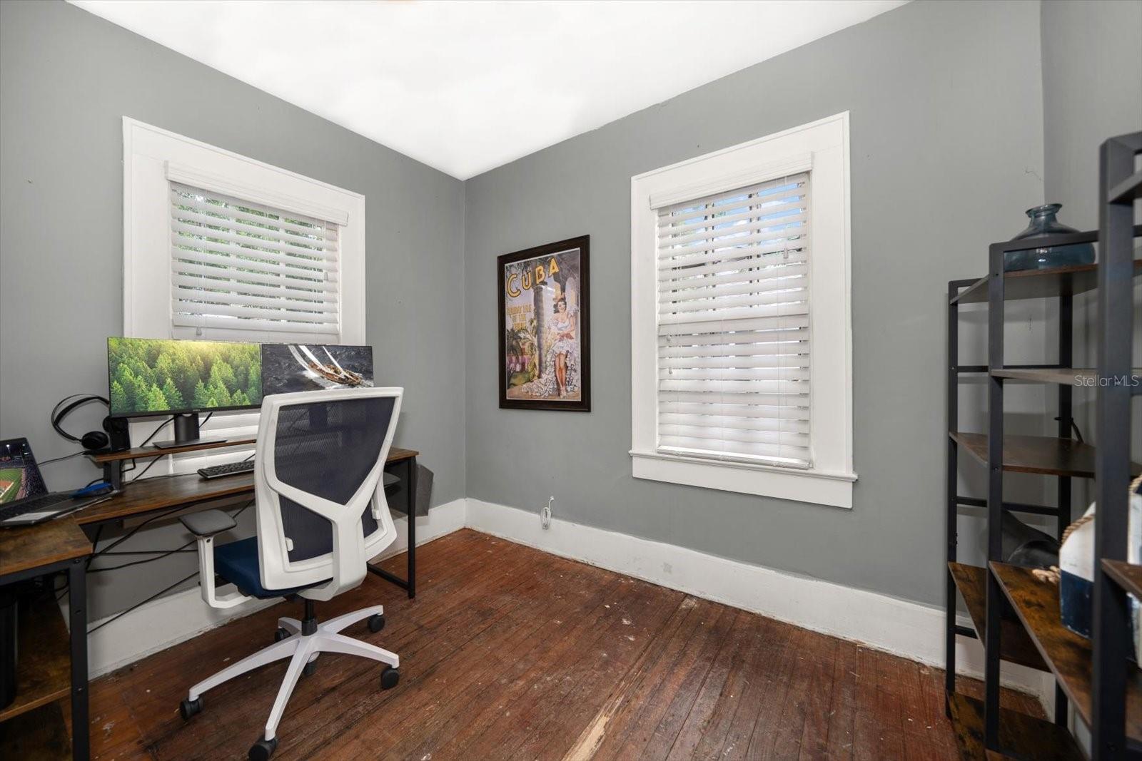 310 N LINCOLN AVE — photo 36