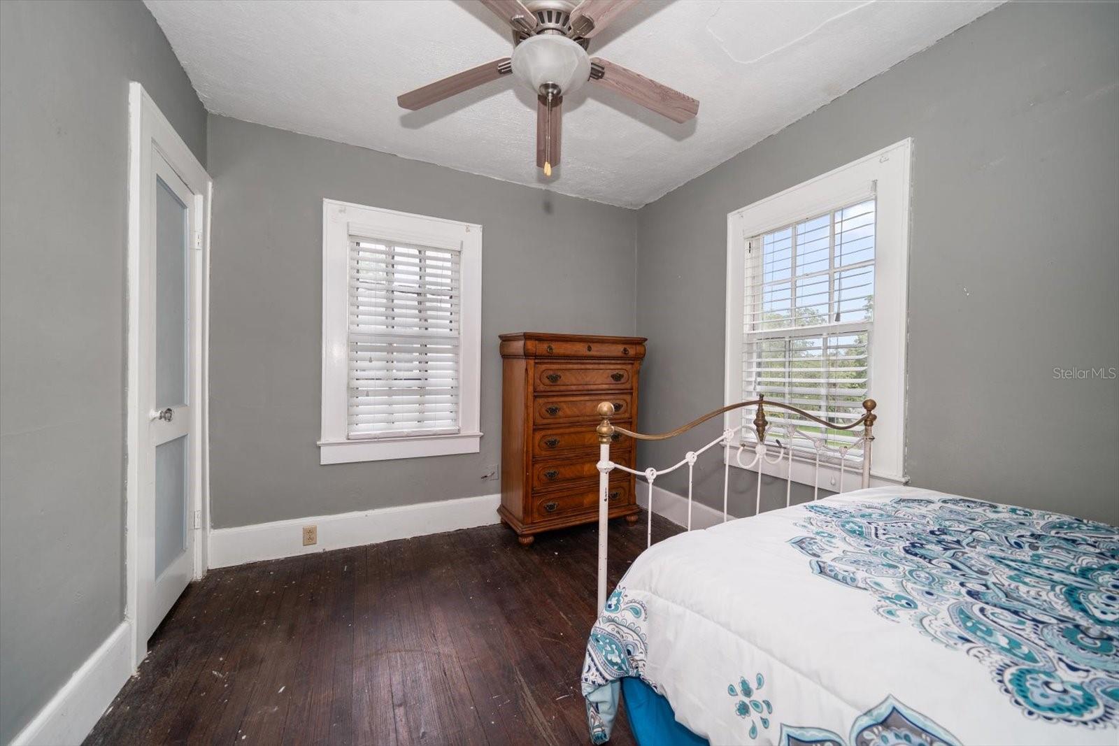 310 N LINCOLN AVE — photo 31