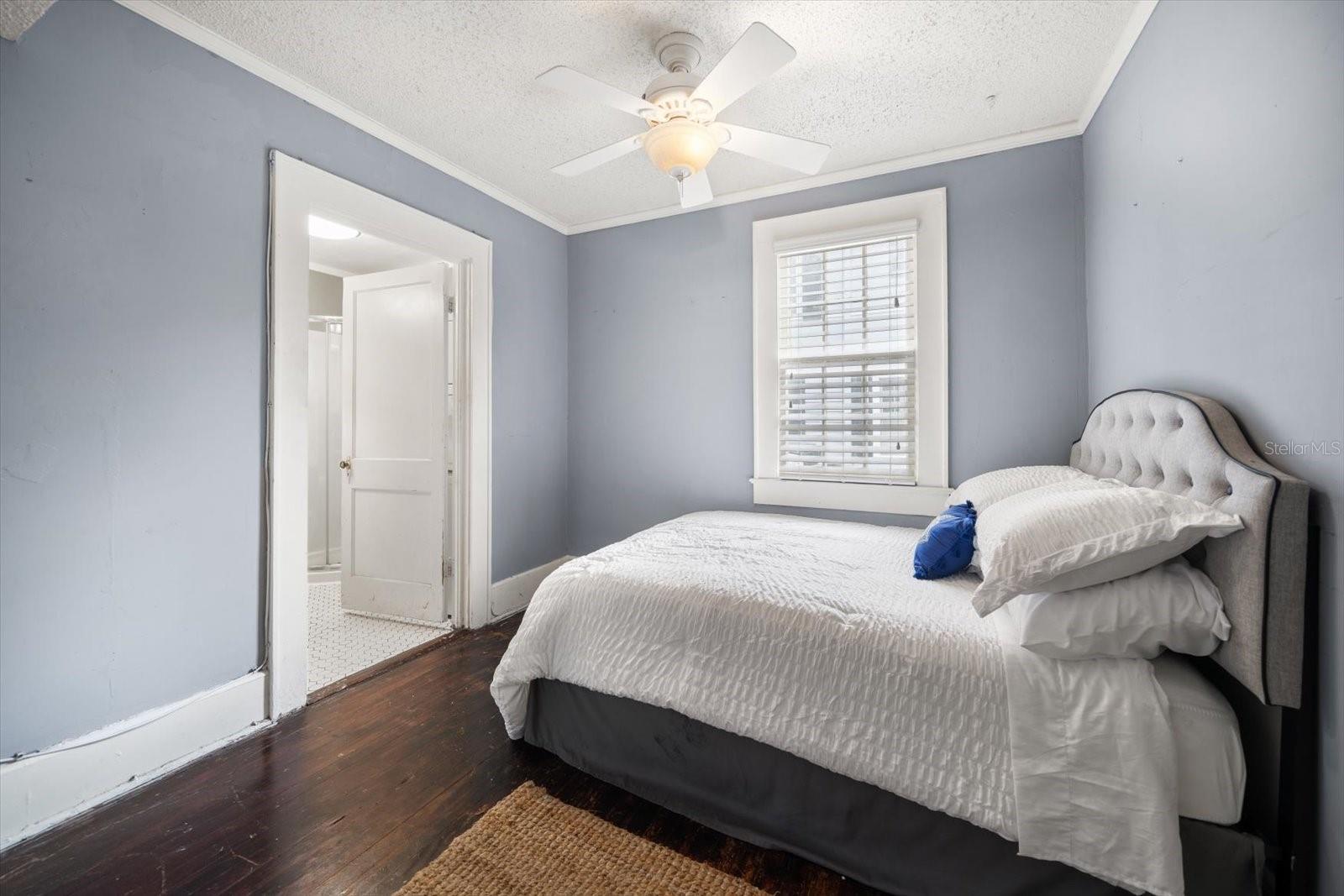 310 N LINCOLN AVE — photo 24