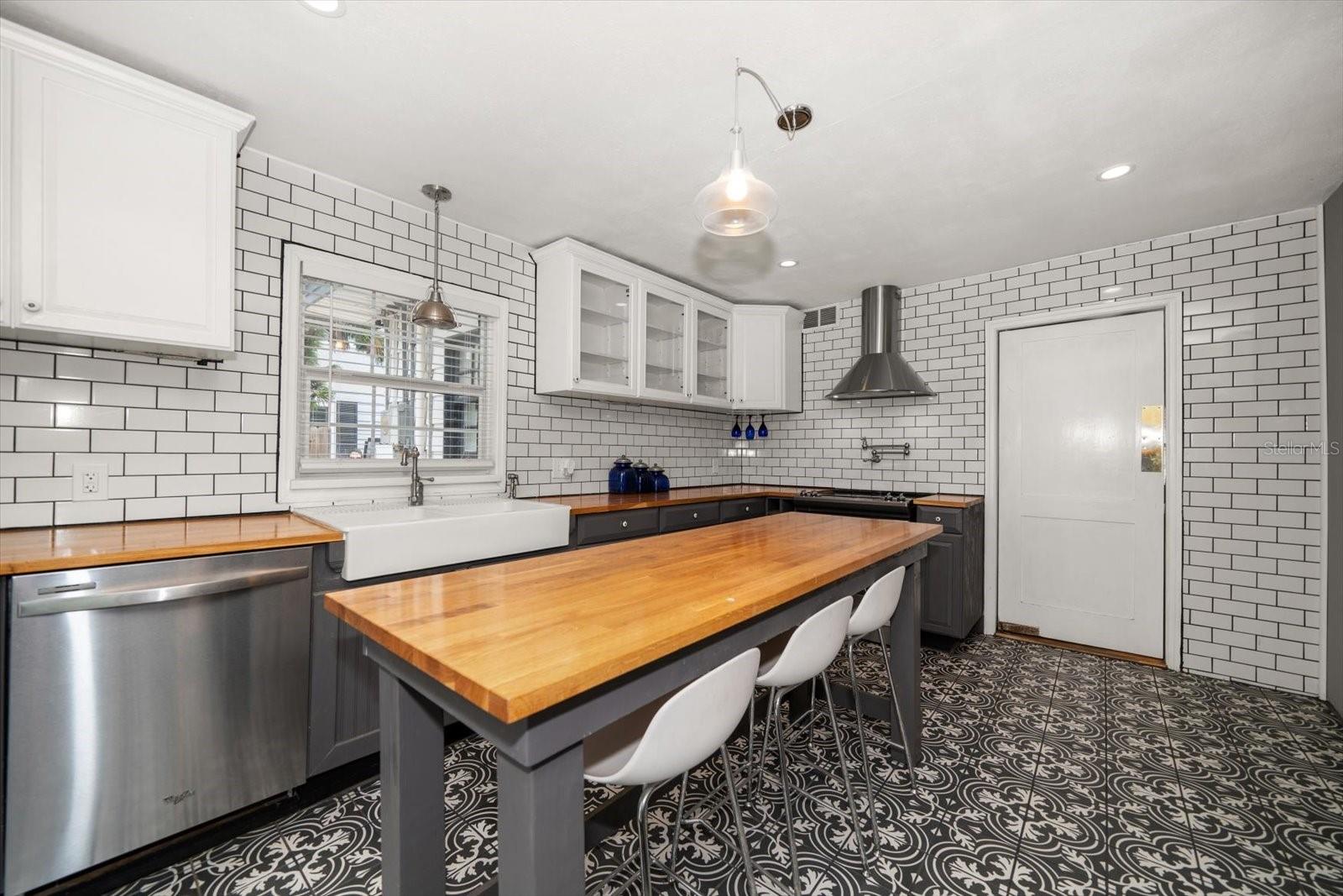 310 N LINCOLN AVE — photo 11