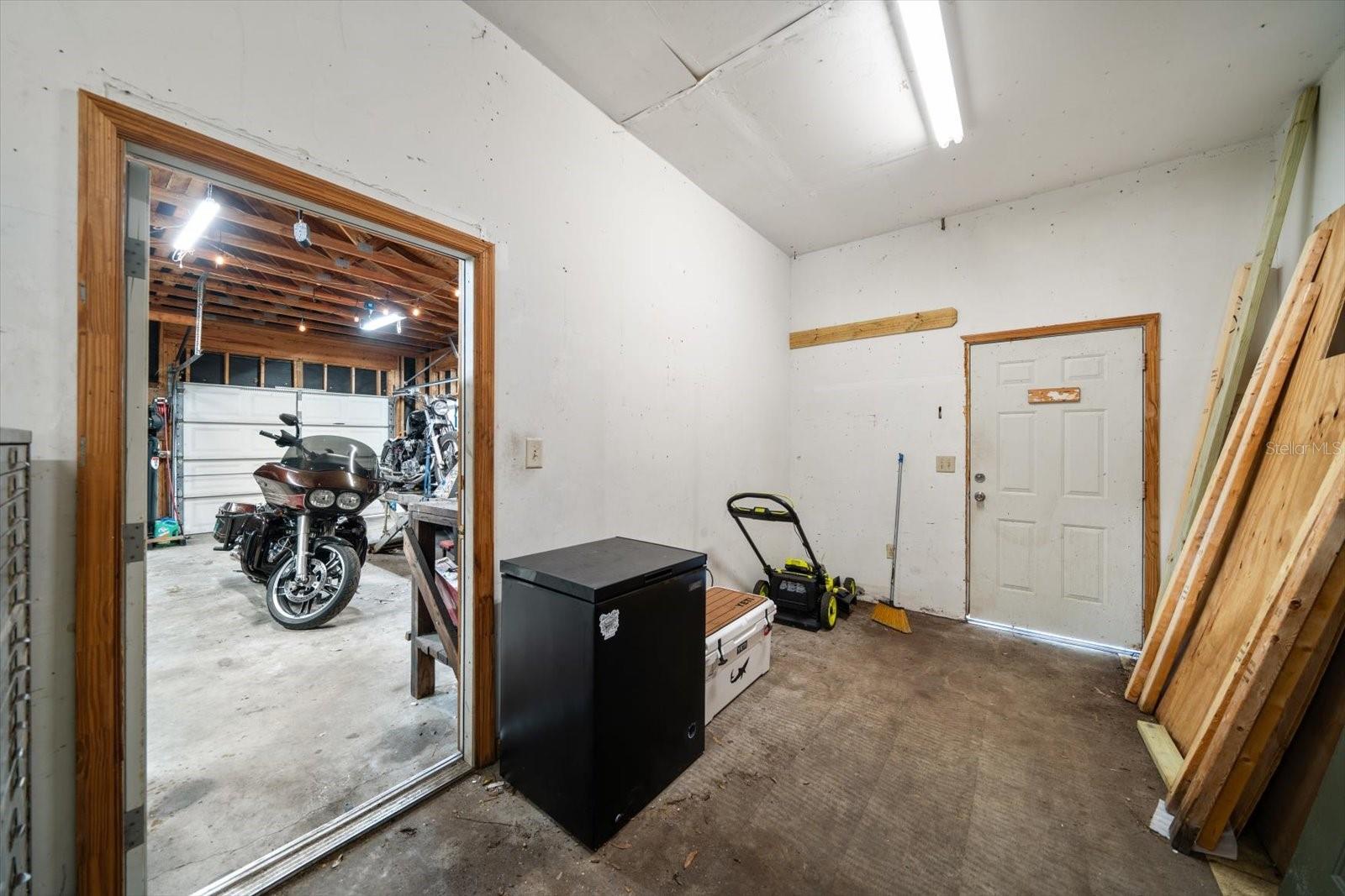 310 N LINCOLN AVE — photo 49