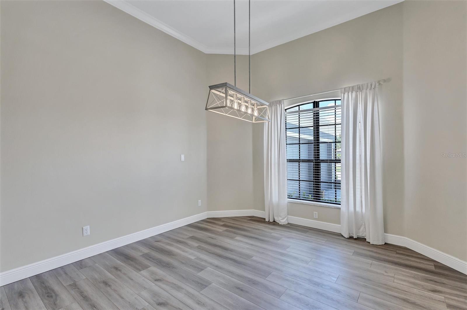 1911 148TH CT E — photo 9