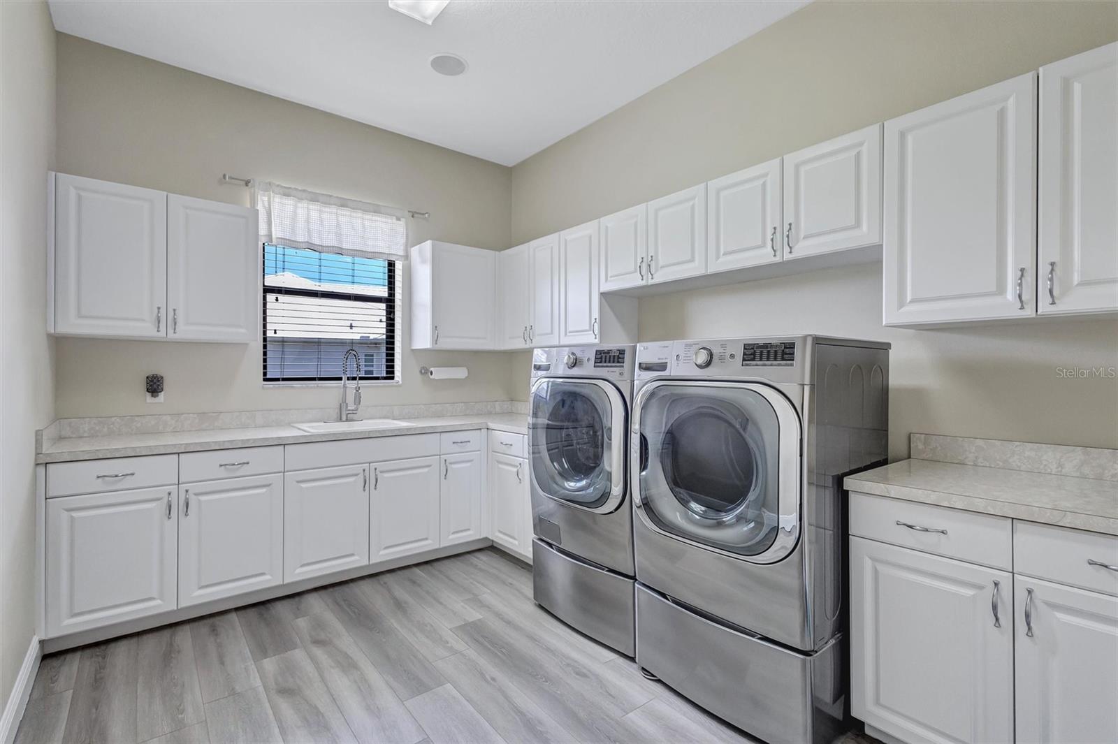 1911 148TH CT E — photo 47