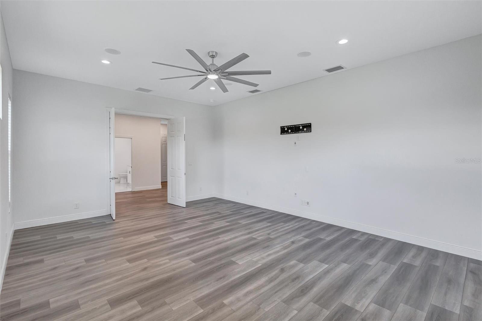 1911 148TH CT E — photo 30