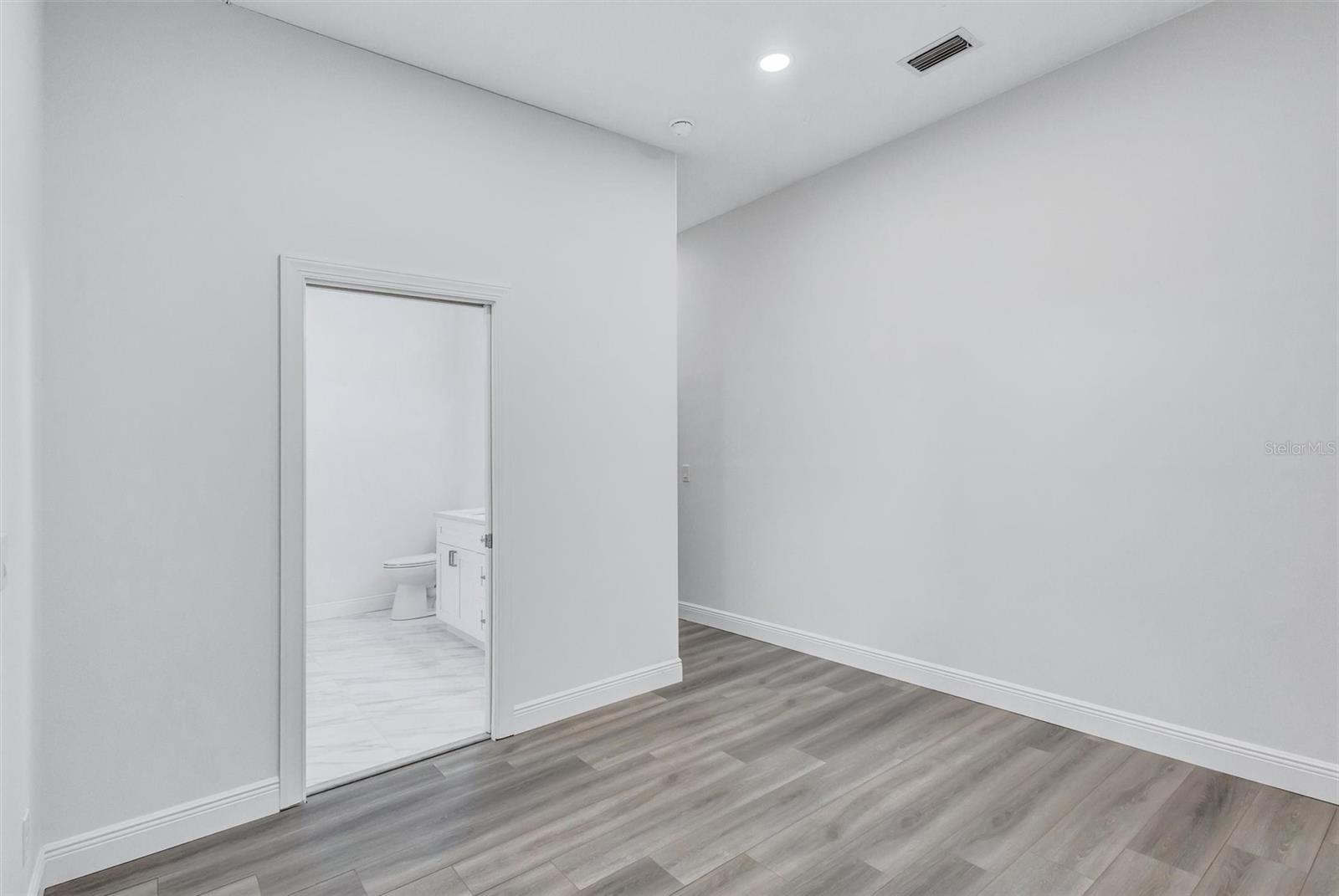1911 148TH CT E — photo 25