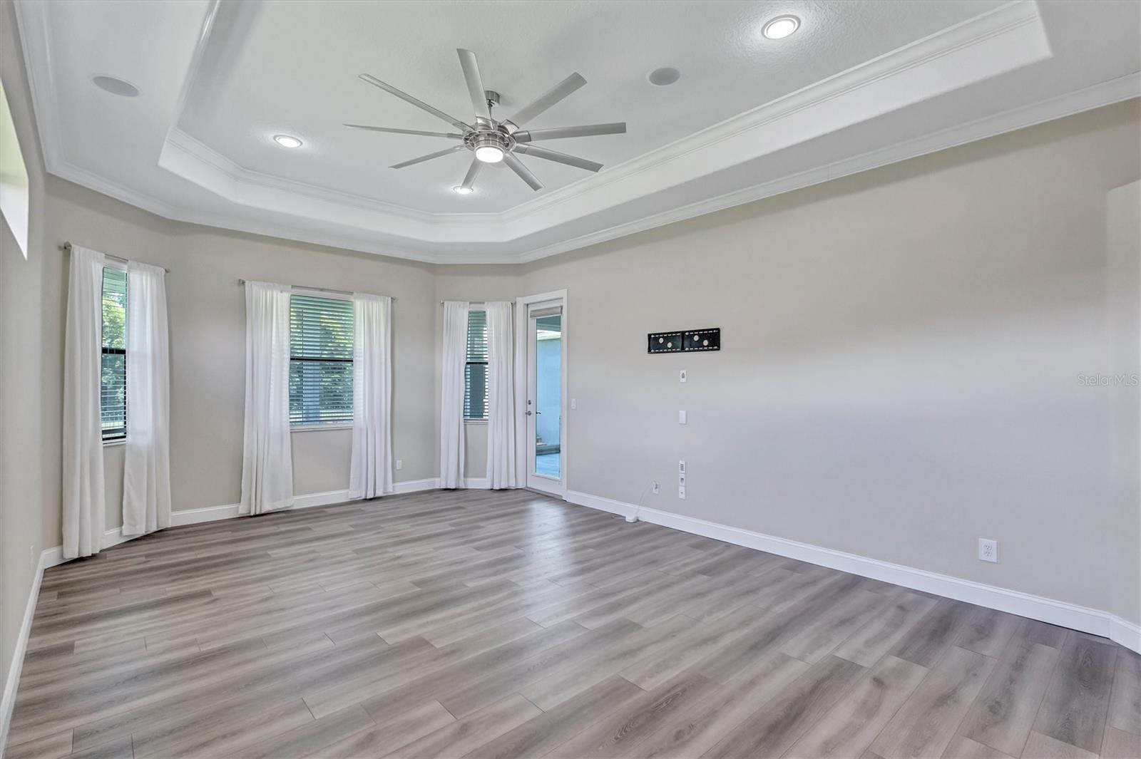 1911 148TH CT E — photo 43