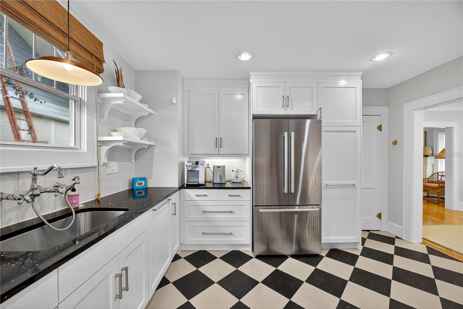 221 13TH AVE NE — photo 16