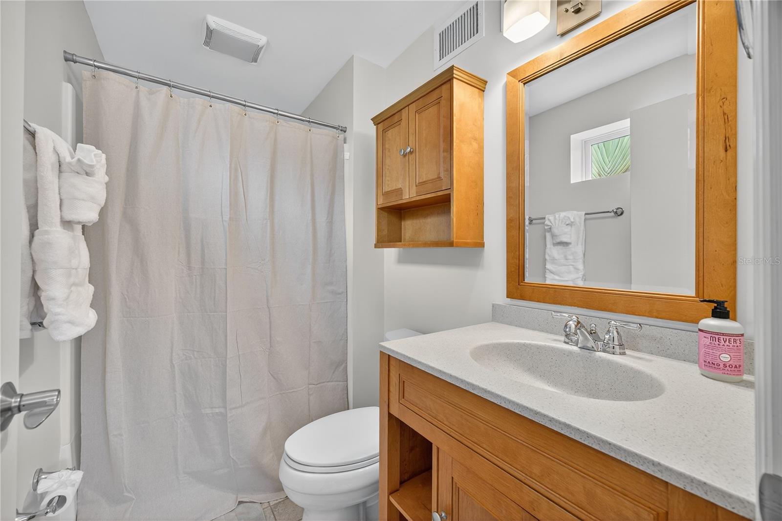 221 13TH AVE NE — photo 35