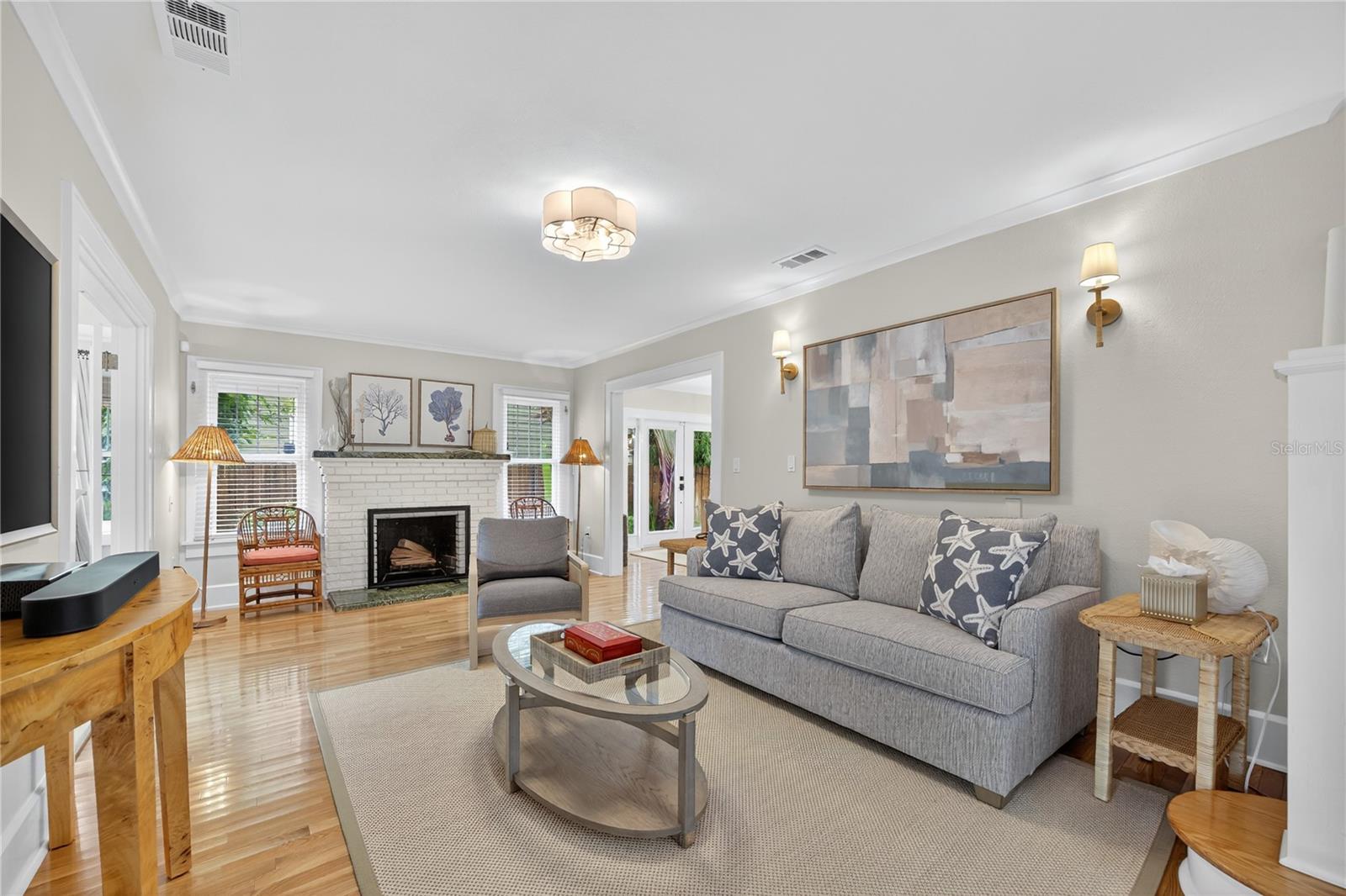 221 13TH AVE NE — photo 8
