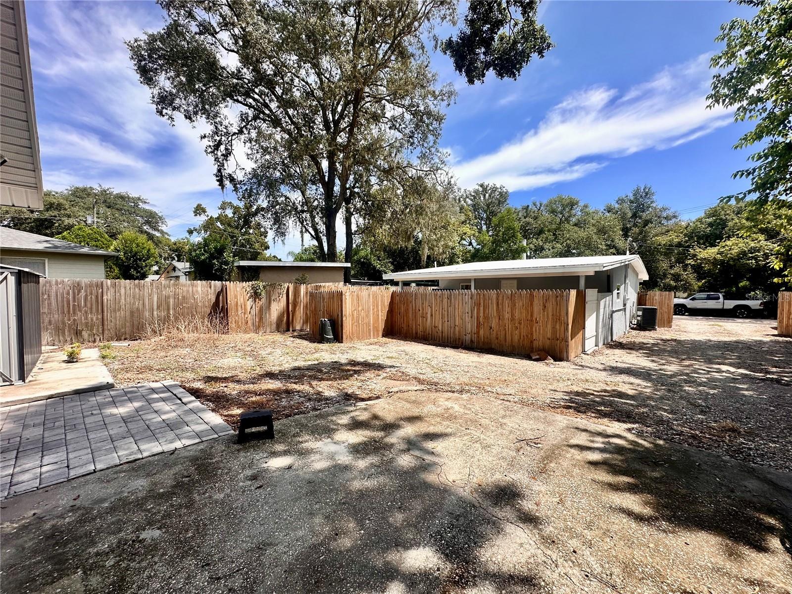 8906 N ALBANY AVE — photo 18