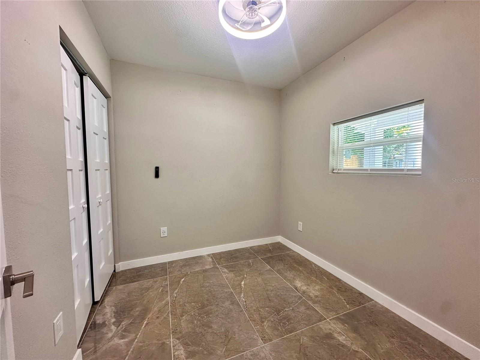 8906 N ALBANY AVE — photo 4