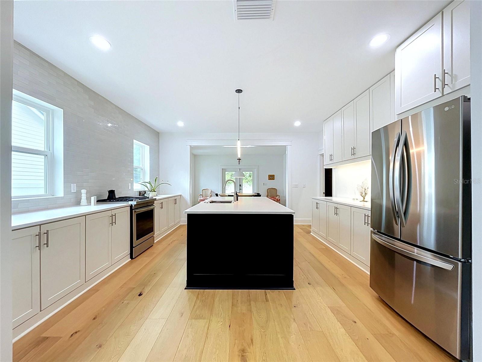 3016 N MASSACHUSETTS AVE — photo 18