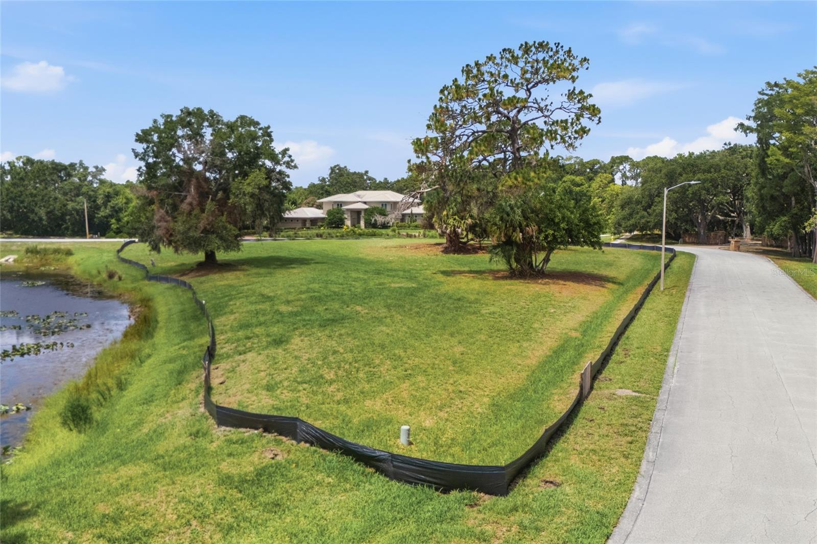 520 AUSTIN DR — photo 4