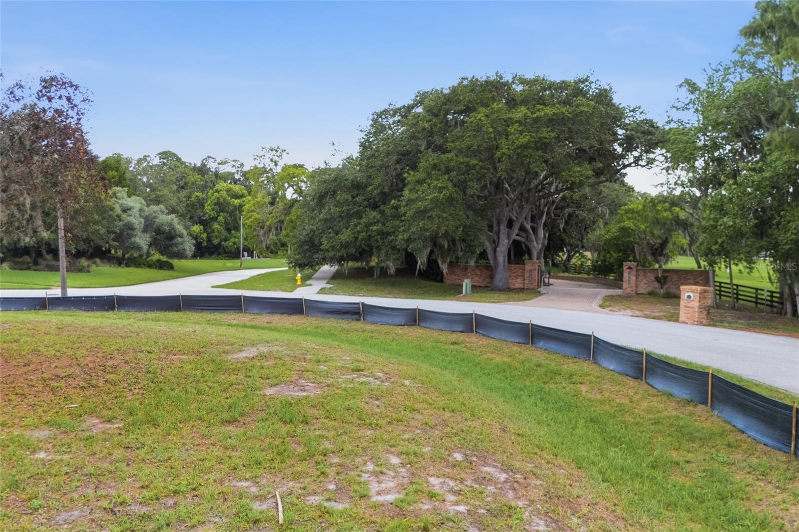 520 AUSTIN DR — photo 8