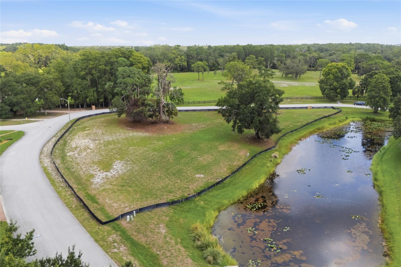 520 AUSTIN DR — photo 3