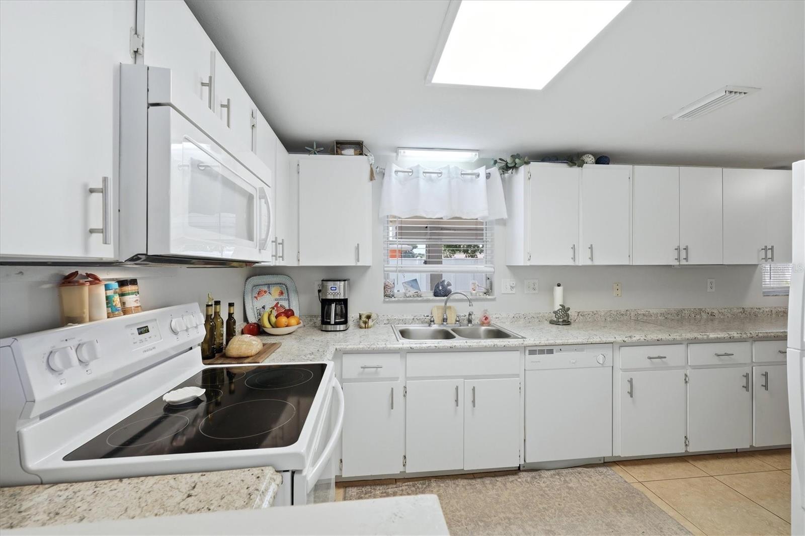 630 E SEMINOLE DR — photo 15