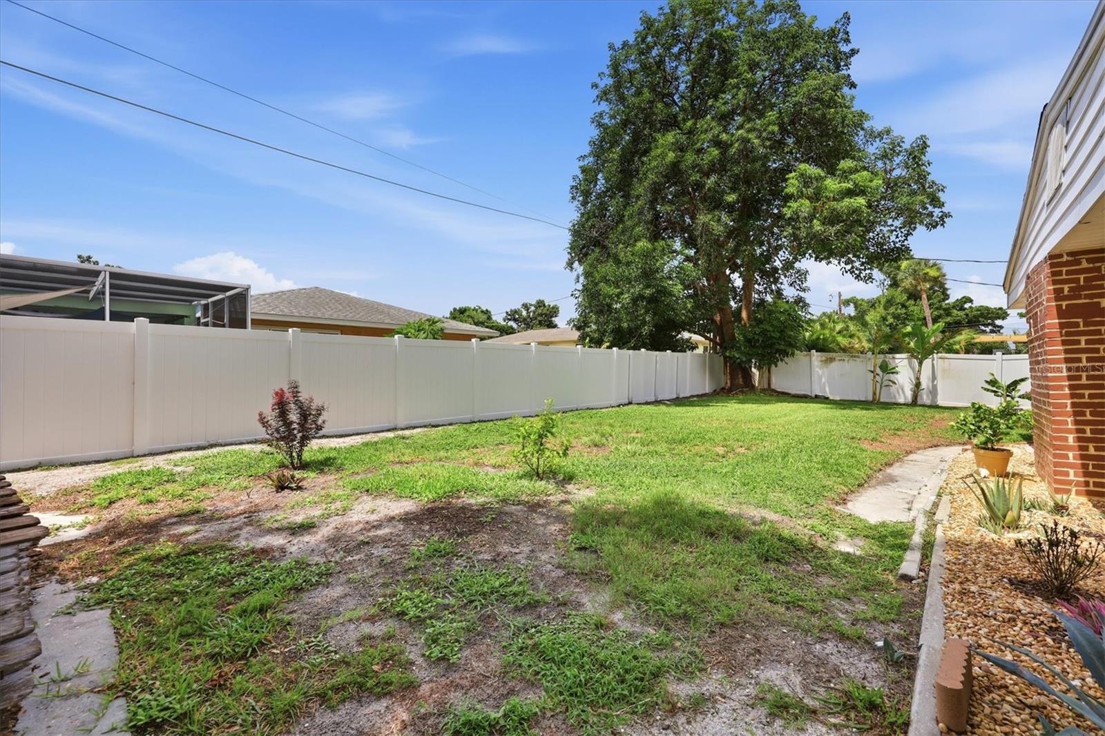 630 E SEMINOLE DR — photo 34