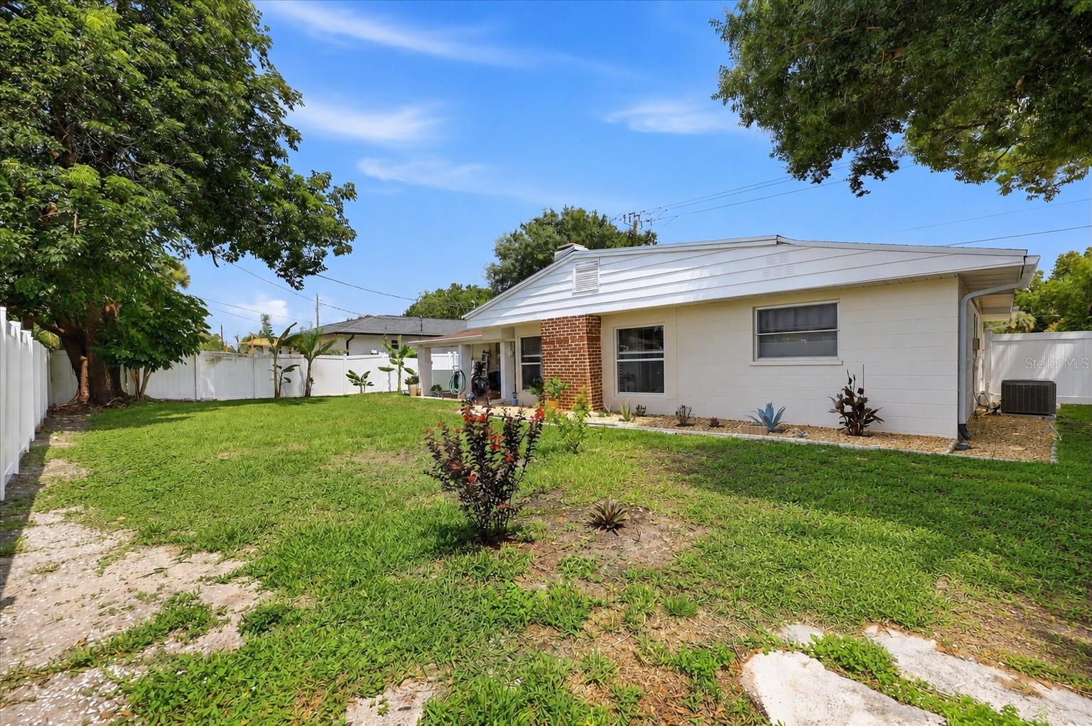 630 E SEMINOLE DR — photo 33