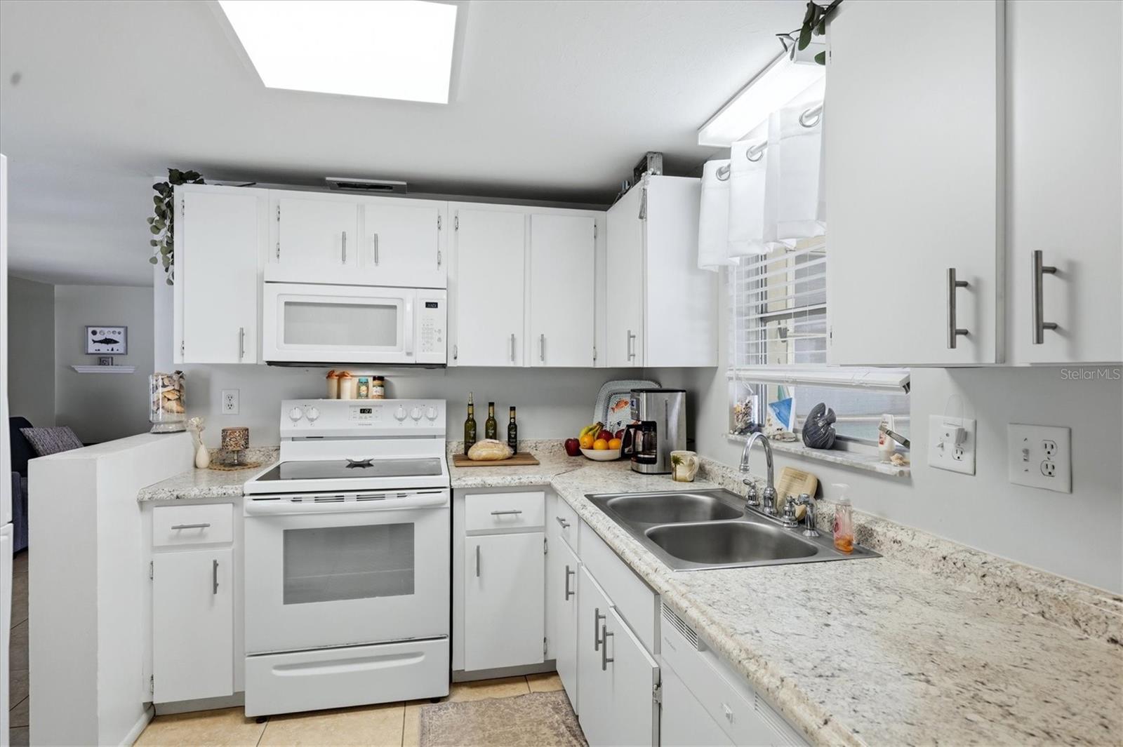 630 E SEMINOLE DR — photo 17