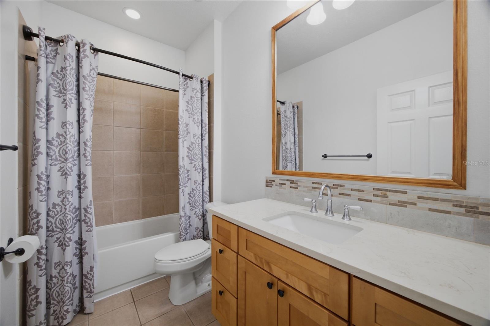8205 N 12TH ST — photo 12