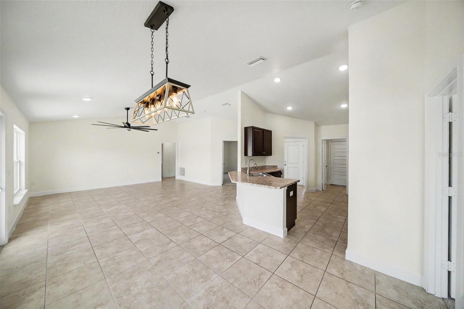 16253 VINE CLIFF AVE — photo 11