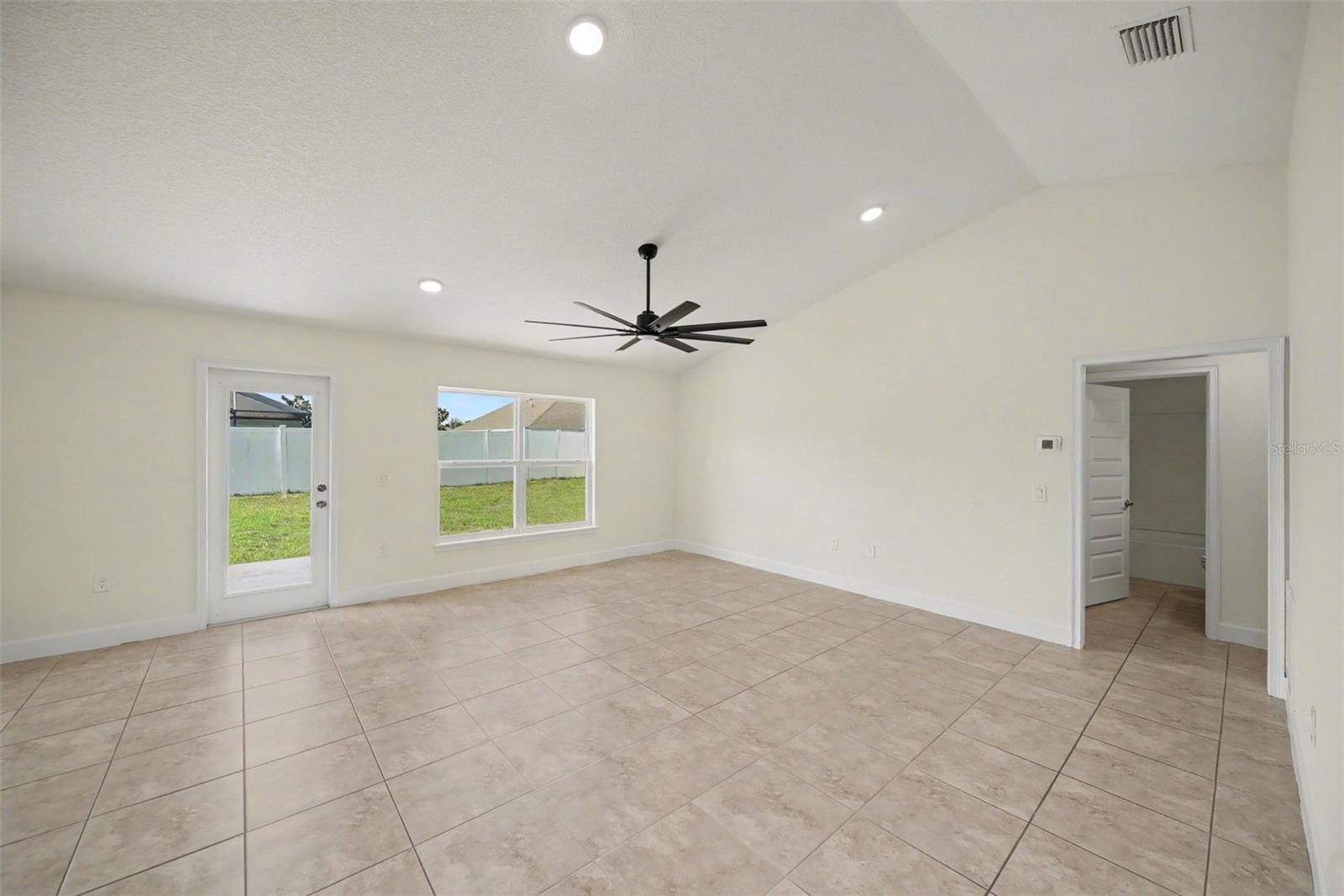 16253 VINE CLIFF AVE — photo 6