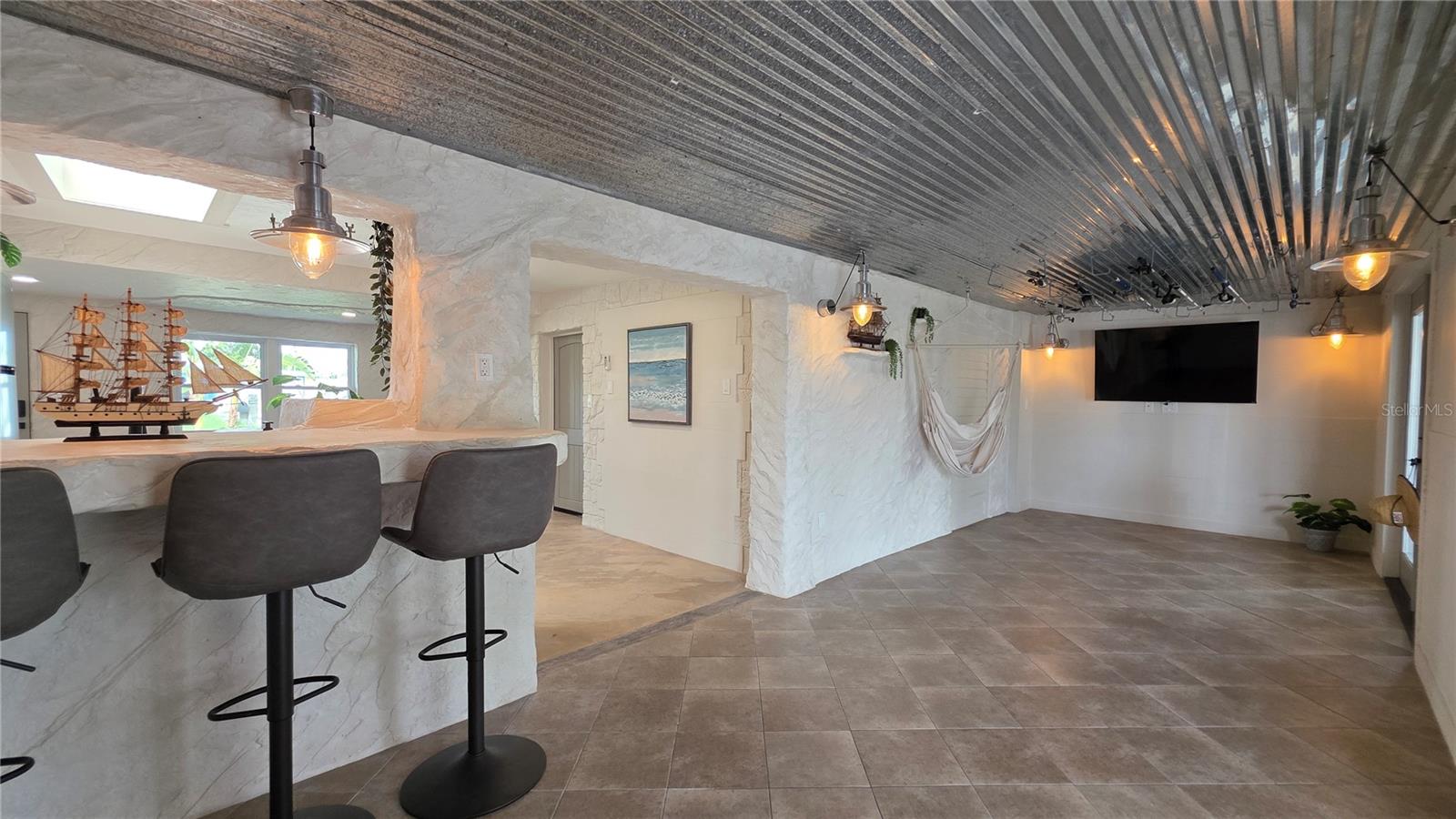 13400 CAROL DR — photo 33