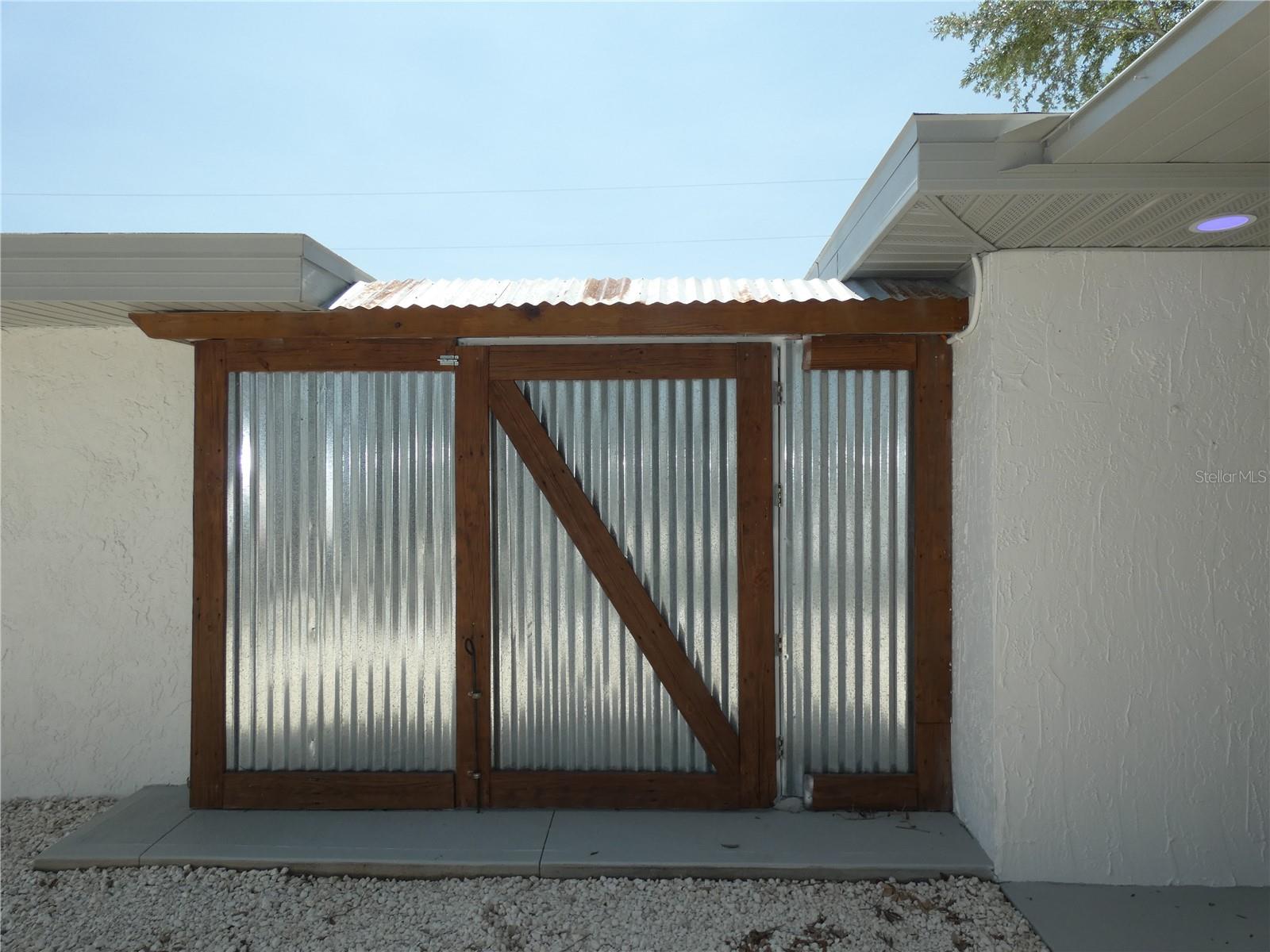 13400 CAROL DR — photo 21