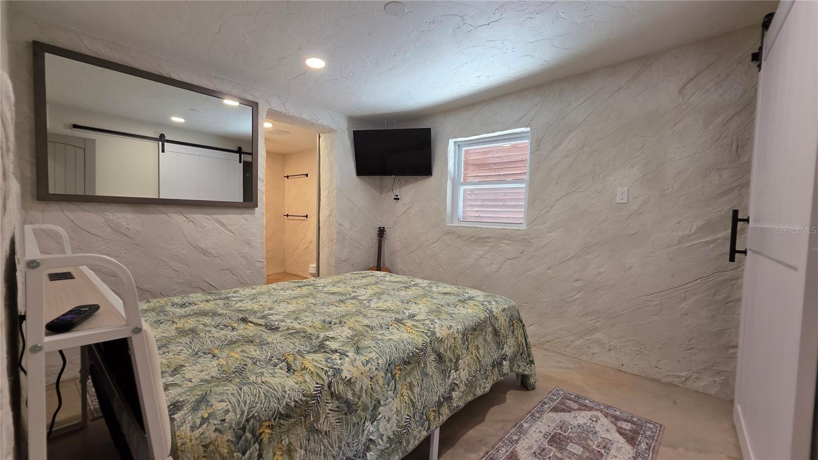 13400 CAROL DR — photo 37