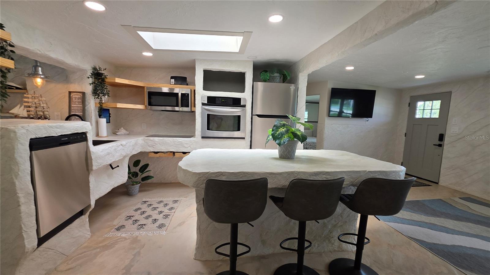 13400 CAROL DR — photo 29