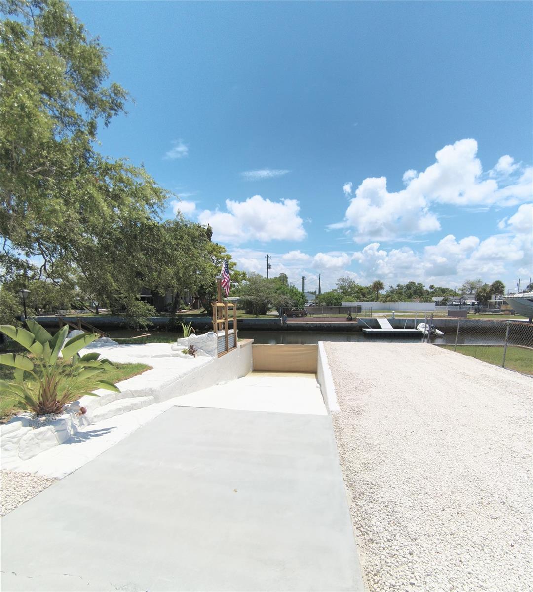 13400 CAROL DR — photo 9