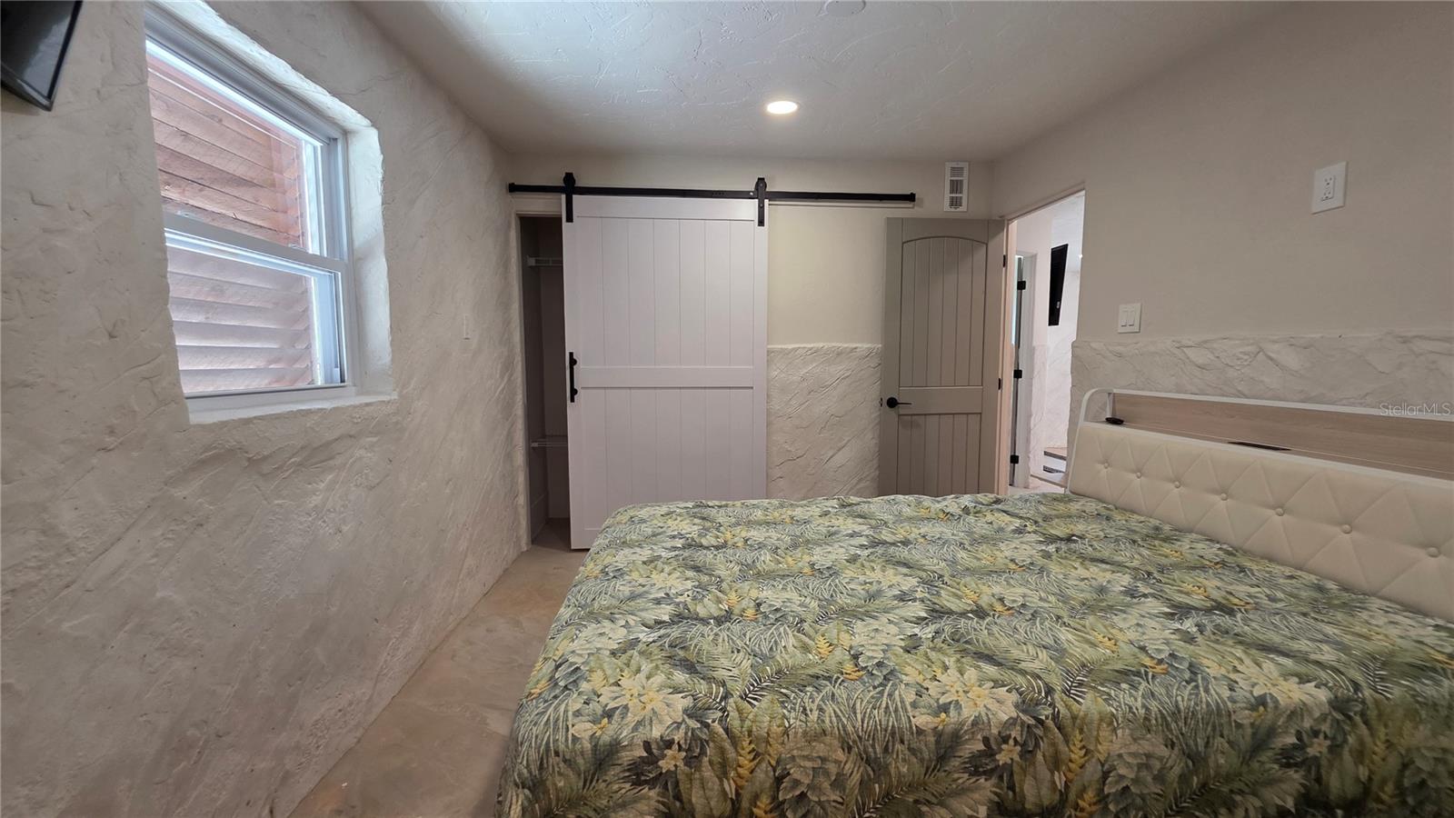 13400 CAROL DR — photo 38