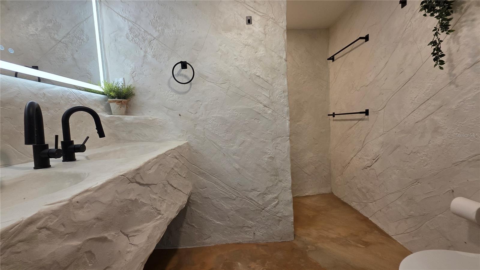 13400 CAROL DR — photo 39