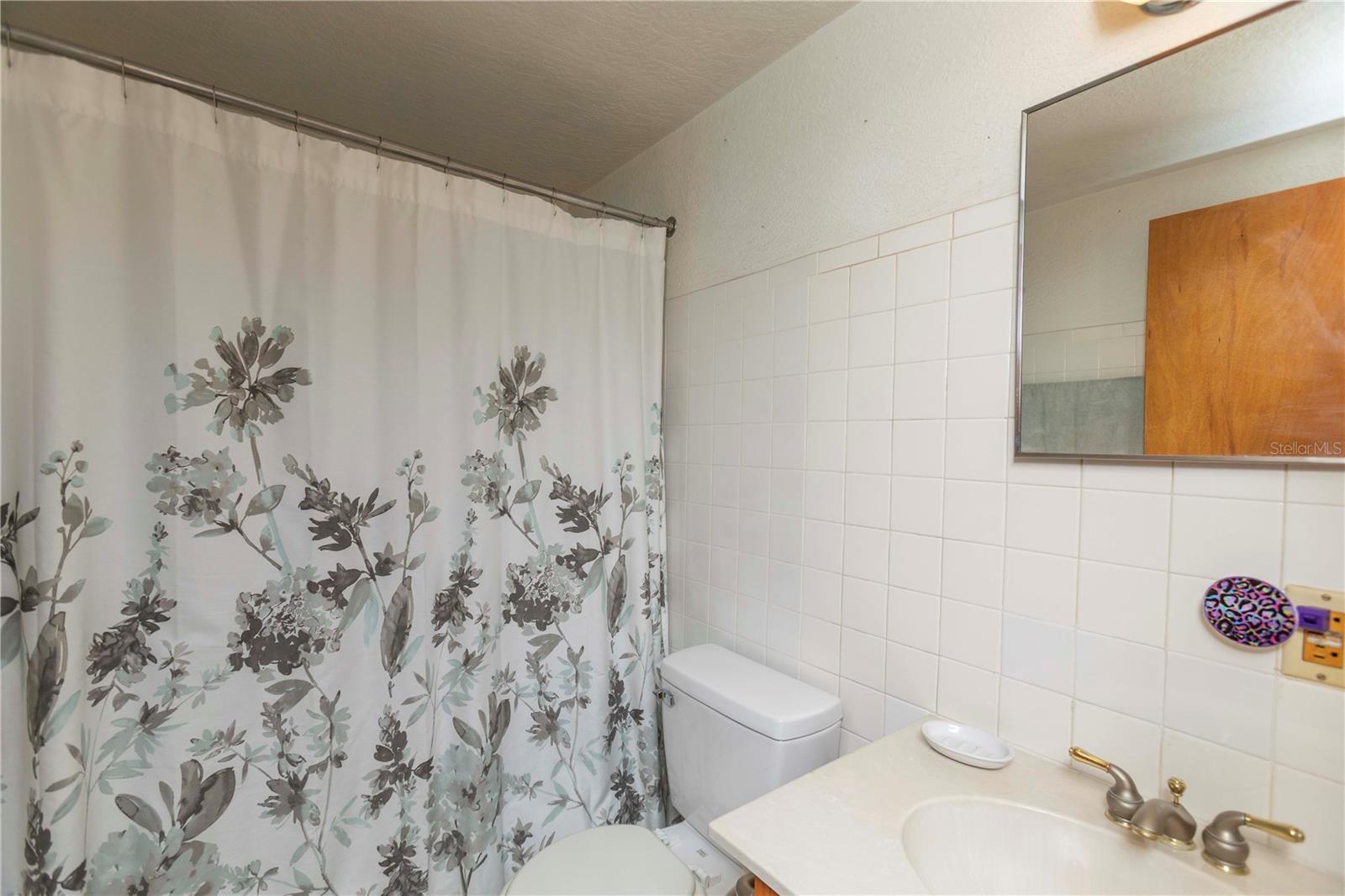8431 SUNNYDALE DR — photo 14
