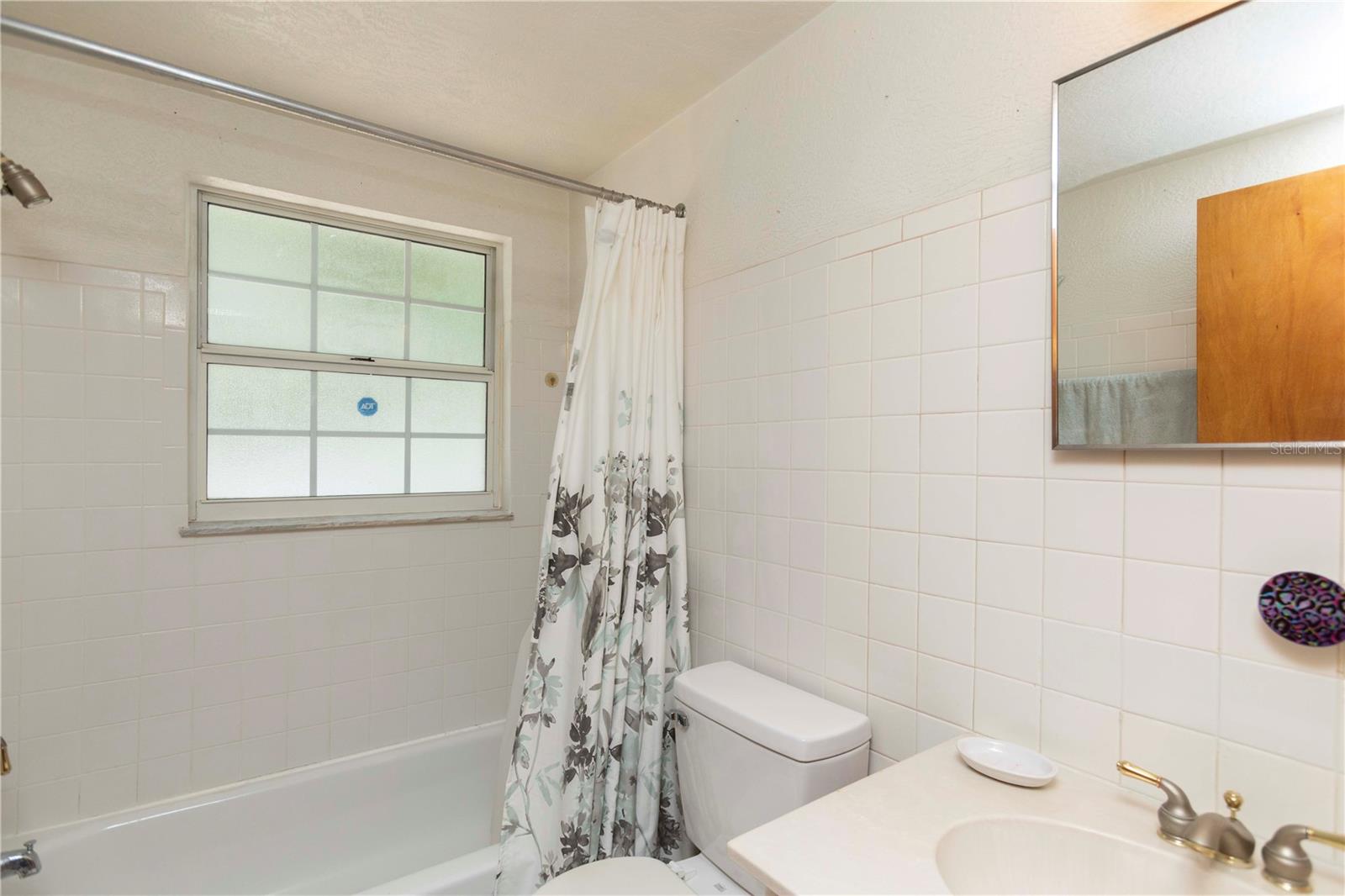 8431 SUNNYDALE DR — photo 16