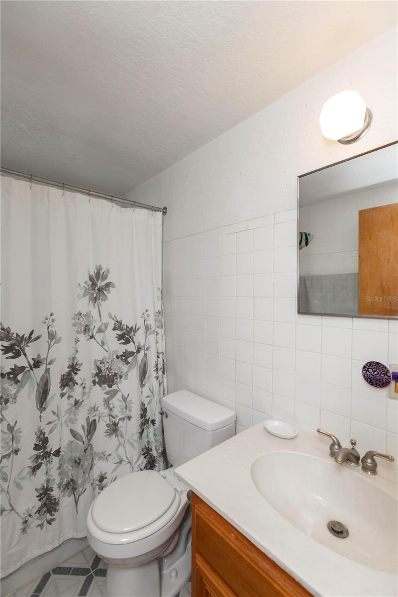 8431 SUNNYDALE DR — photo 15