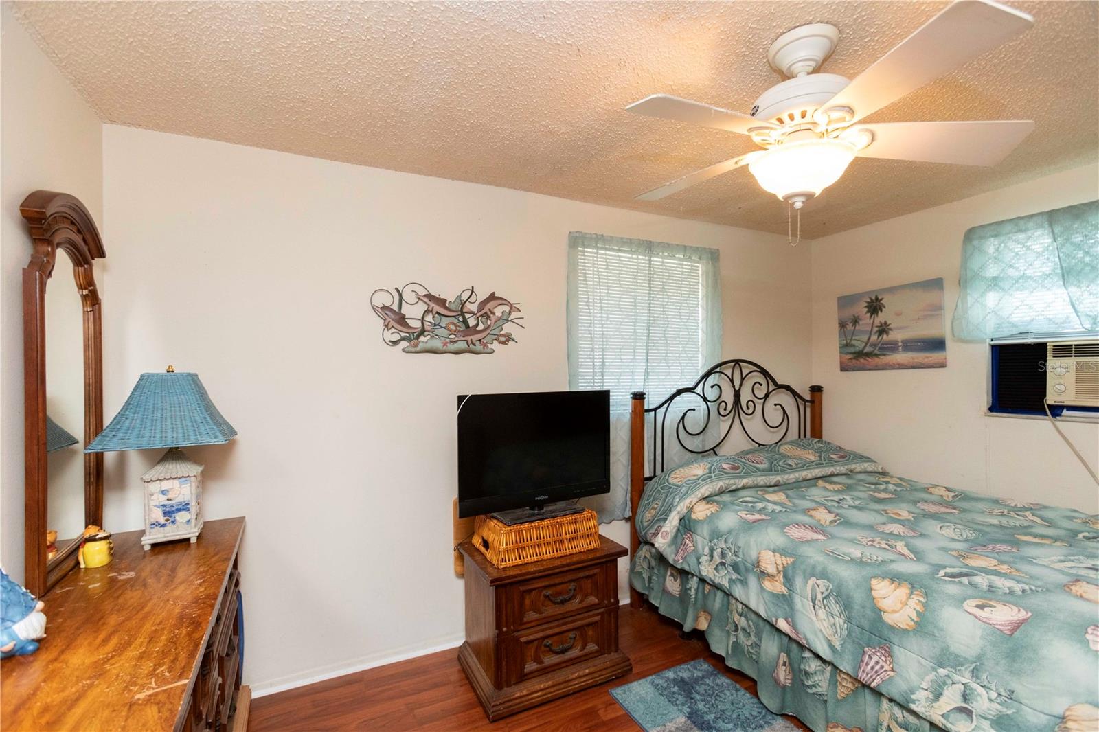 8431 SUNNYDALE DR — photo 18