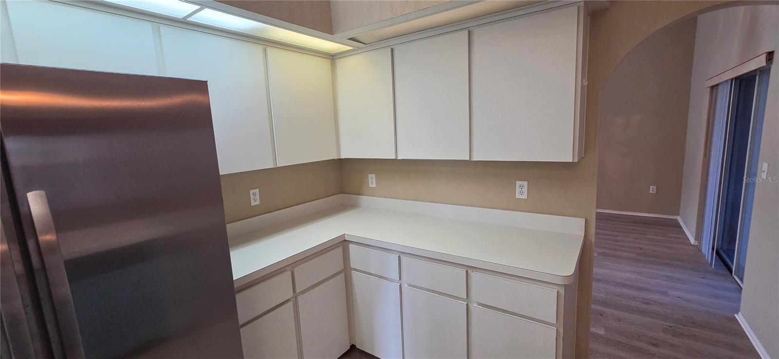 4224 AVANTI CIR — photo 12
