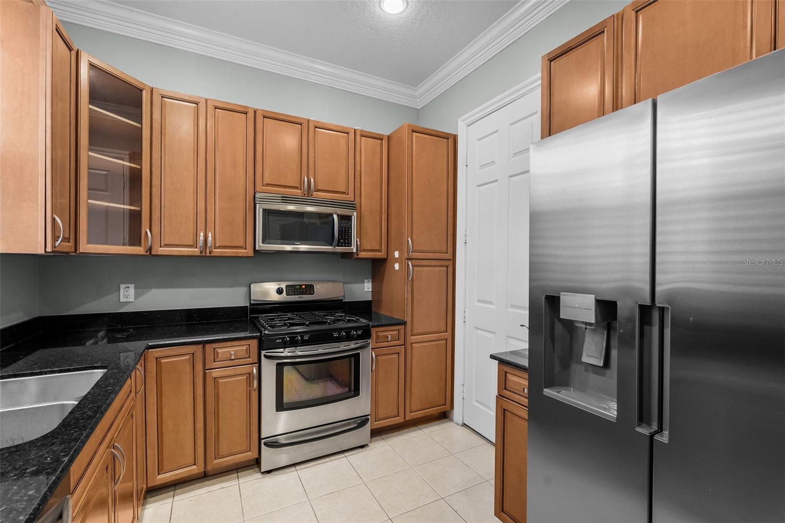 2419 VICTORIA GARDENS LN — photo 14