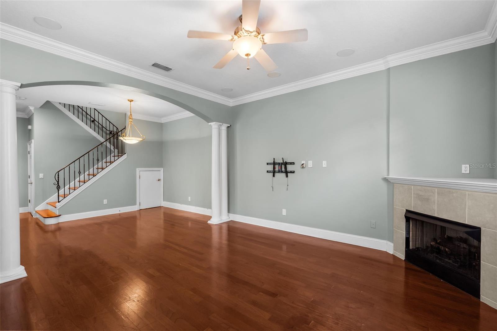 2419 VICTORIA GARDENS LN — photo 6
