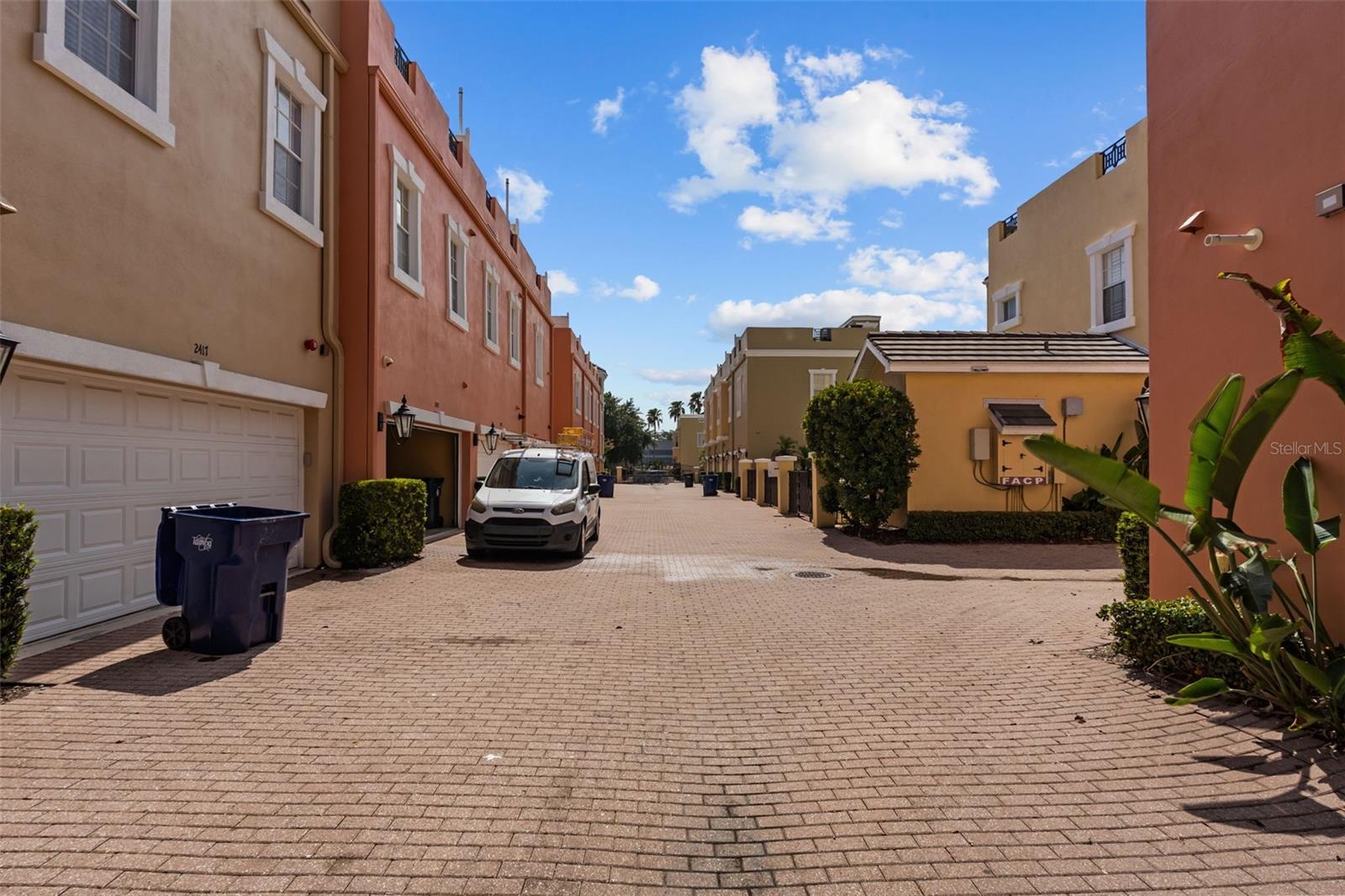 2419 VICTORIA GARDENS LN — photo 45