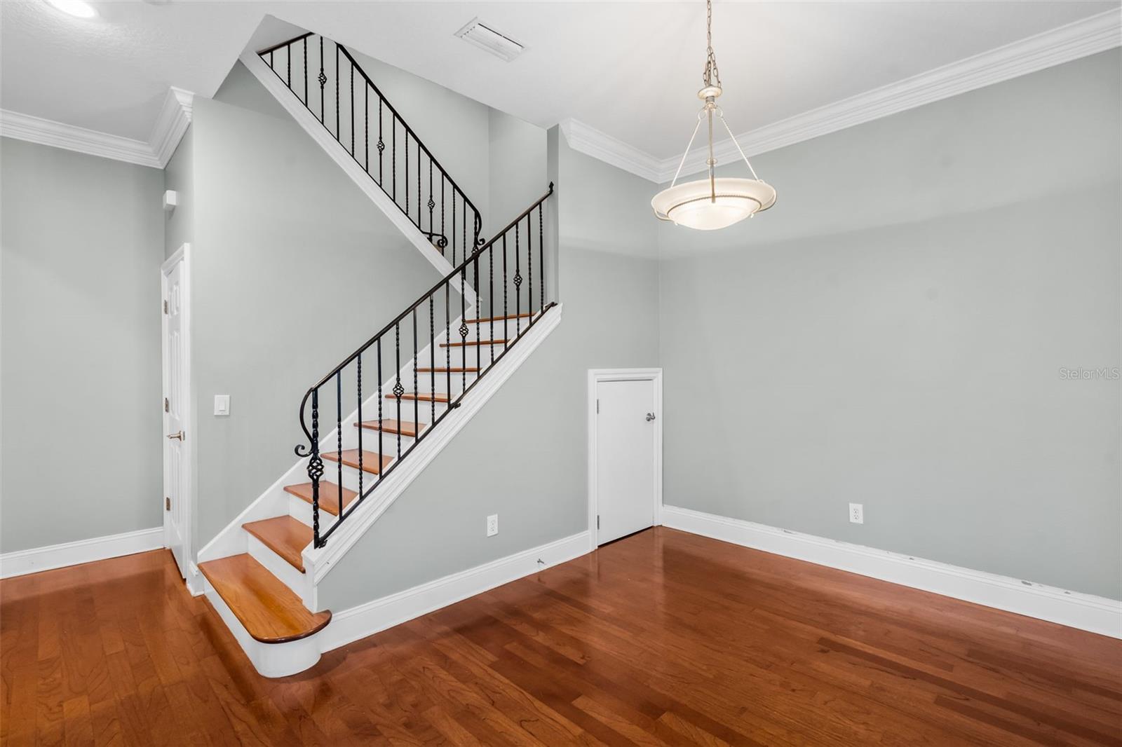 2419 VICTORIA GARDENS LN — photo 9